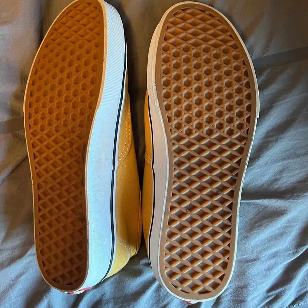 Vans - Picture 4 of 4